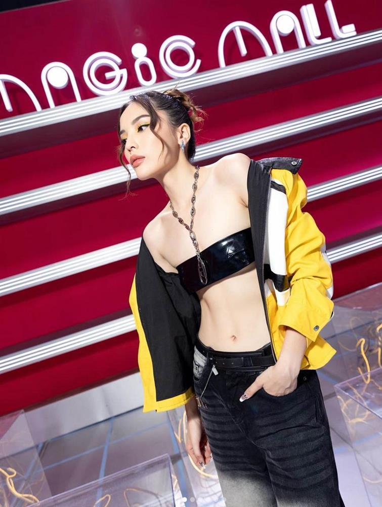 Kỳ Duyên gồng cơ mỗi ngày để chân thẳng như thước kẻ, body không mỡ thừa-4