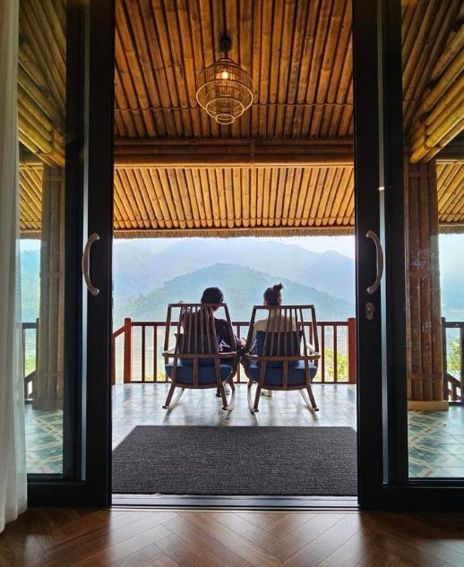 Thanh Hằng và ông xã Nhật Minh đi du lịch hậu hôn lễ, cách xưng hô khiến dân tình ngỡ ngàng-1