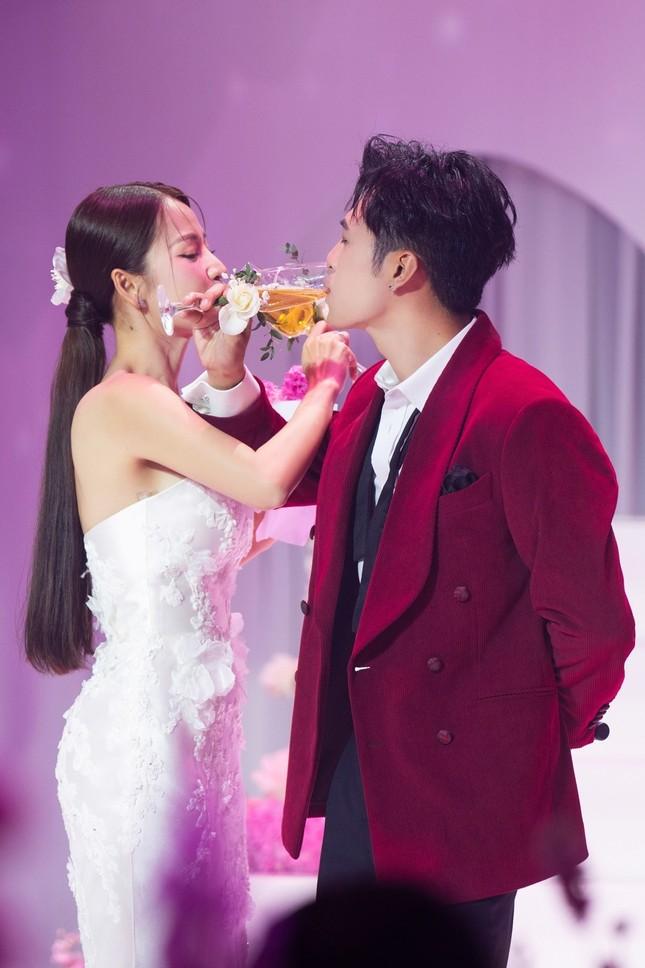 Puka trong tiệc cưới với Gin Tuấn Kiệt: Tôi run hơn ra sân khấu diễn hài-2