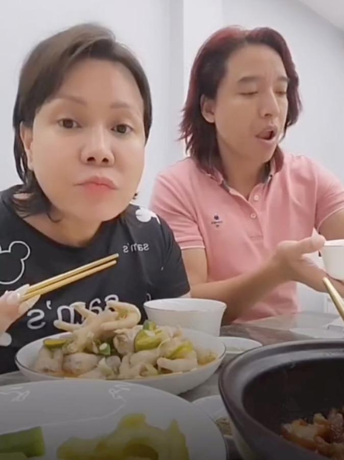 Việt Hương nổi đóa, gọi thẳng tên NS Hoài Linh trong livestream, lý do đằng sau là gì?-1