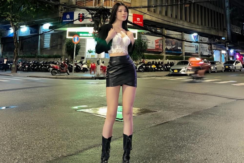 Người đẹp chuyển giới 18 tuổi cao 1,79m, có thân hình nóng bỏng-7