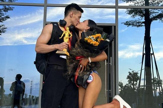 Chuyện tình 'chị ơi, anh yêu em' của cặp đôi đam mê thể hình