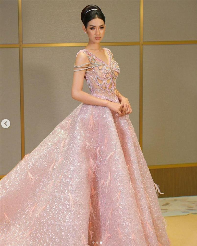 Mỹ nhân Campuchia cao gần 1,8m, mặt đẹp cực Tây, nổi trội tại Miss Universe-4