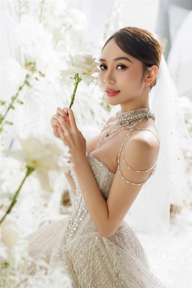 Hoa hậu Trái đất Việt Nam 2023 hồi hộp lần đầu diện váy cưới-6