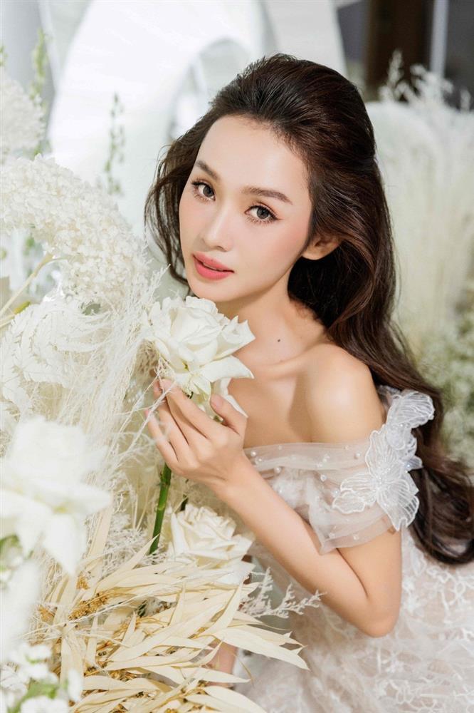 Hoa hậu Trái đất Việt Nam 2023 hồi hộp lần đầu diện váy cưới-10