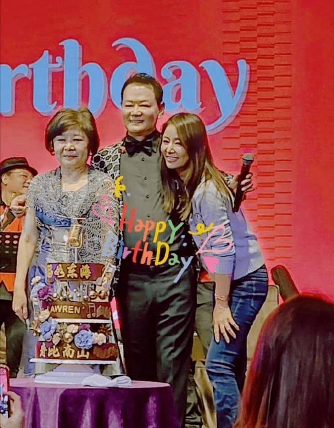 Lâm Tâm Như và chồng tổ chức sinh nhật cho bố-1