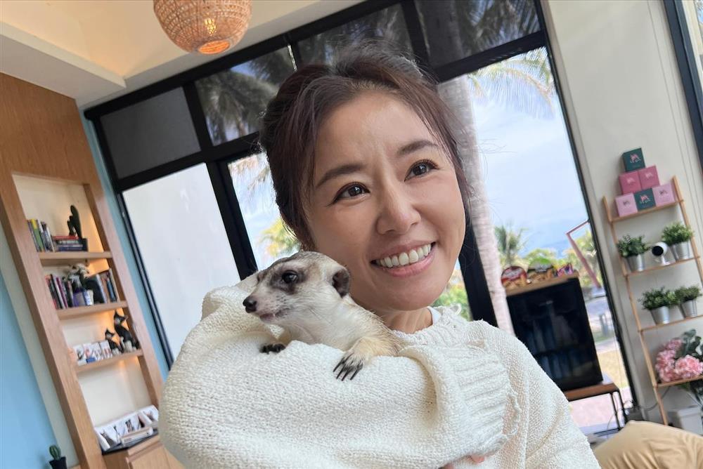 Lâm Tâm Như và chồng tổ chức sinh nhật cho bố-4