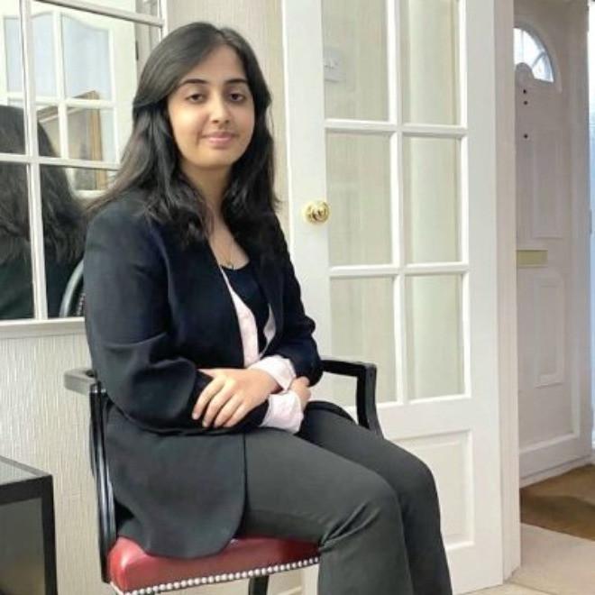 Thành tích đáng nể của nữ sinh 16 tuổi được Thủ tướng Pakistan tặng quà-1