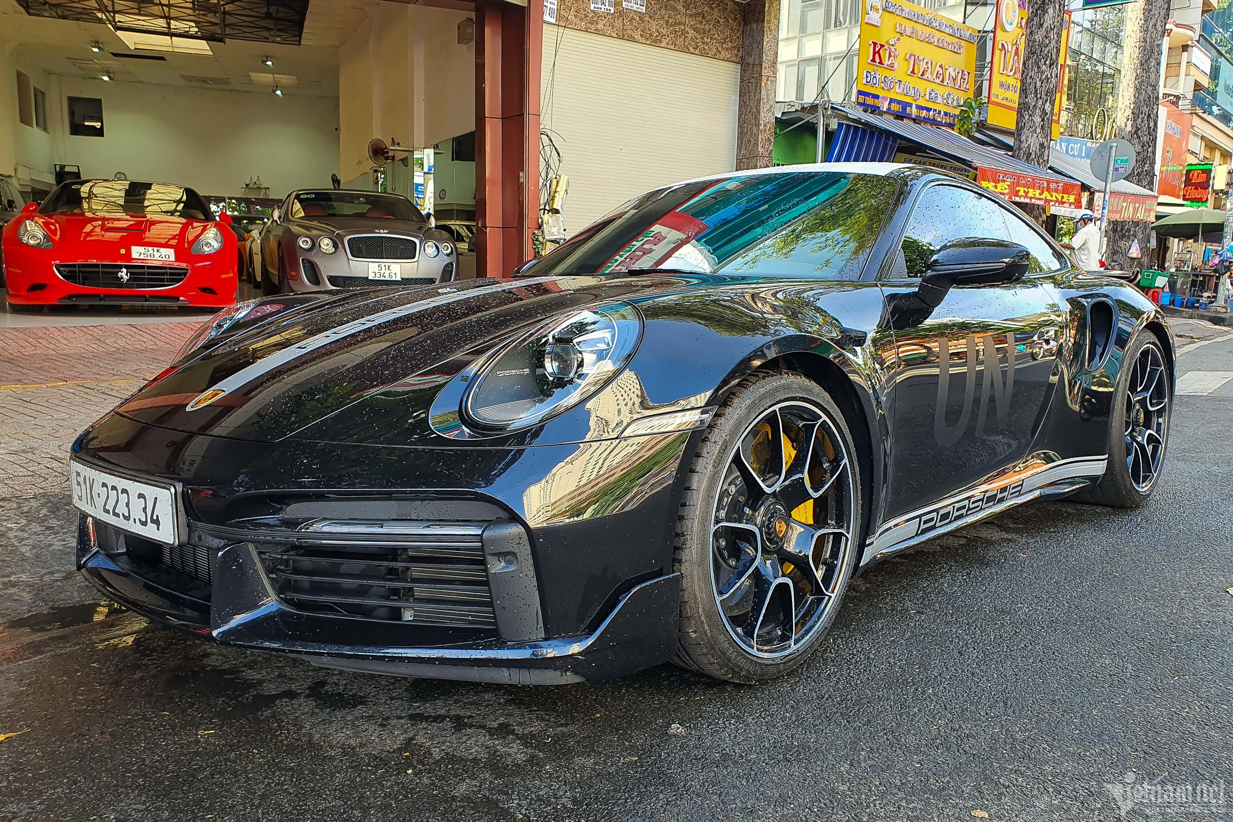 Xe Porsche 911 hàng hiếm của ông Đặng Lê Nguyên Vũ mới đi 230km sau một năm rưỡi-1