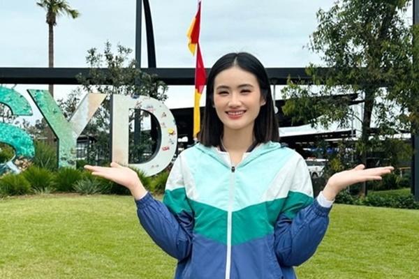 Hoa hậu Ý Nhi cập nhật về cuộc sống tại Úc: Tự nấu ăn, tập đi tàu điện-5