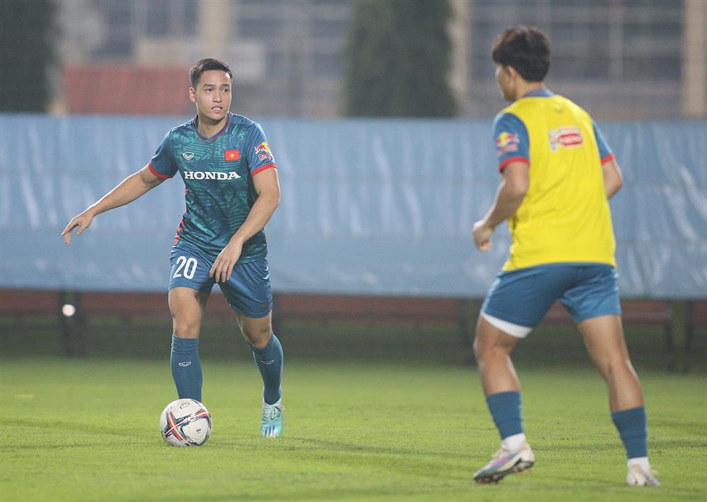 HLV Philippe Troussier thấp thỏm với chấn thương của Quế Ngọc Hải-8