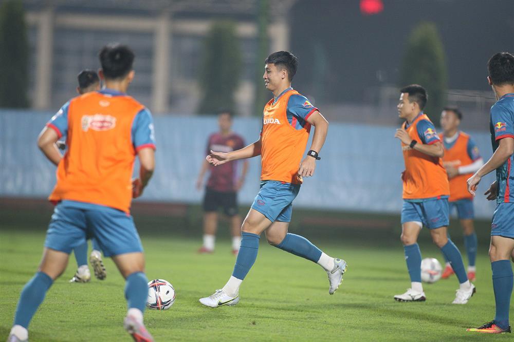 HLV Philippe Troussier thấp thỏm với chấn thương của Quế Ngọc Hải-9