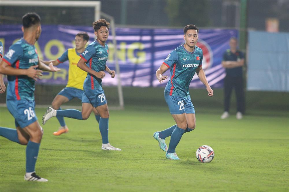 Tuyển Việt Nam hóa giải bất lợi ở trận gặp Philippines-2