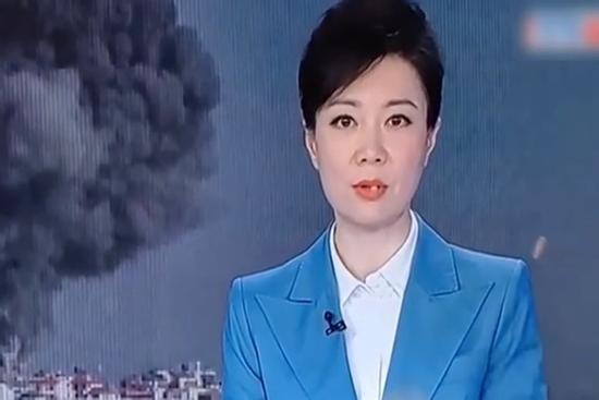 Clip: Rơi răng giả trên sóng trực tiếp, nữ MC có màn xử lý bất ngờ