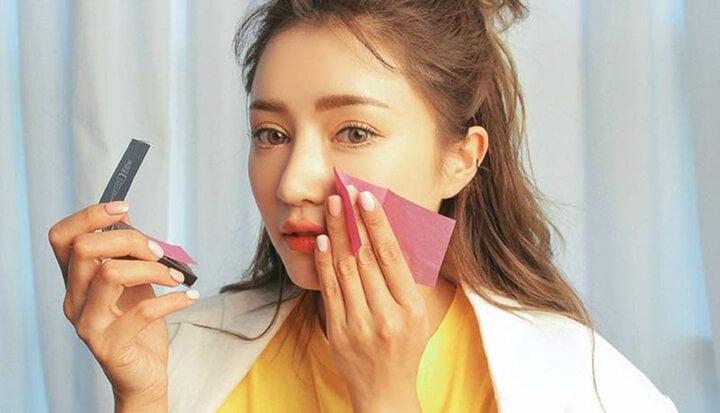 Sử dụng giấy thấm dầu có khiến da mặt bị khô?-2