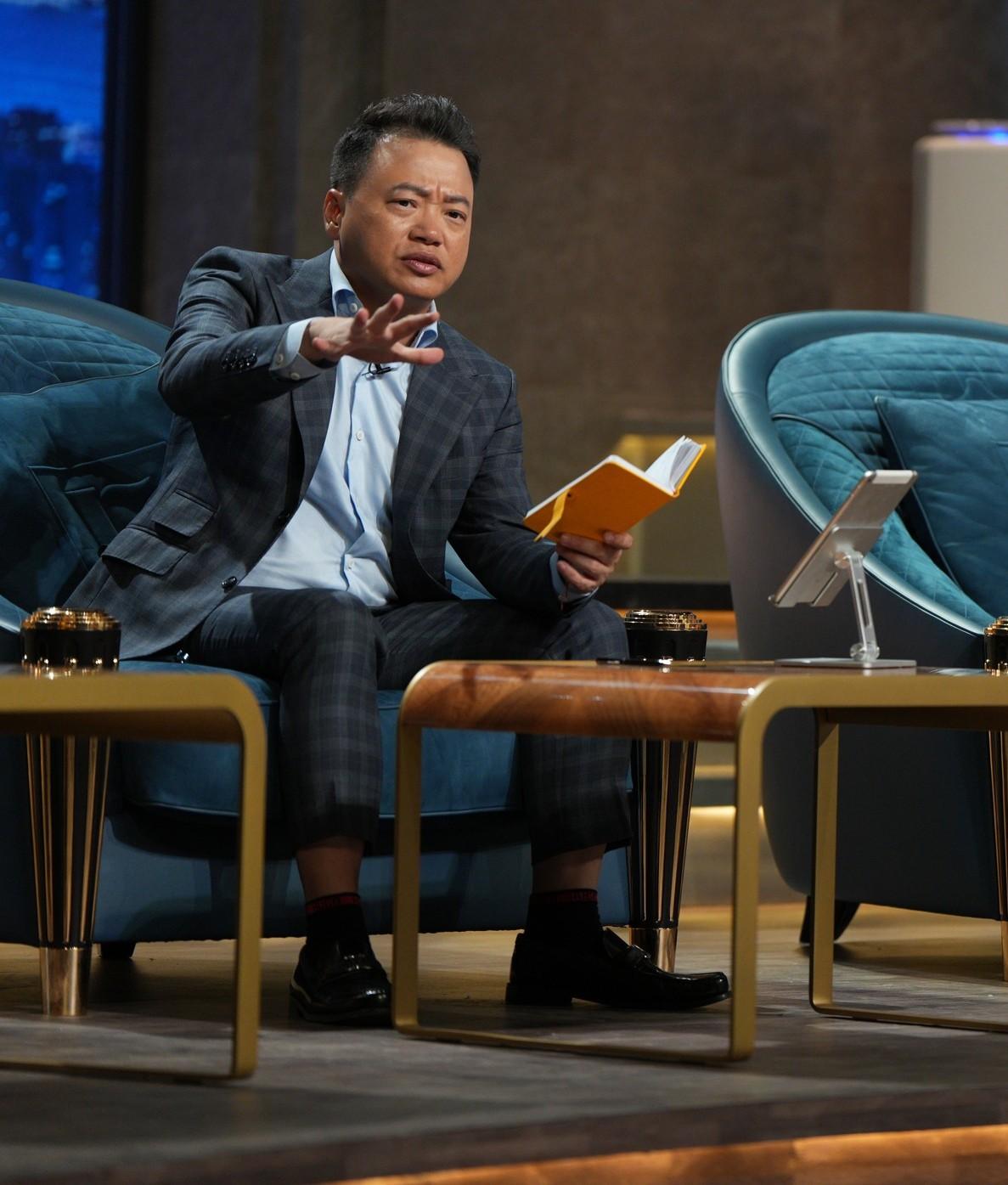 Long Chun lên Shark Tank gọi vốn để được chơi với người giàu-3