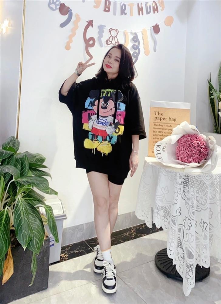 Hà Nội: Mẹ trẻ như đôi mươi nhảy máu lửa trong đám cưới con trai gây sốt-4