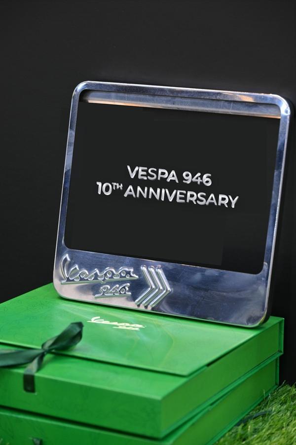 Đặc quyền cho chủ nhân Vespa 946 phiên bản kỉ niệm 10 năm-2