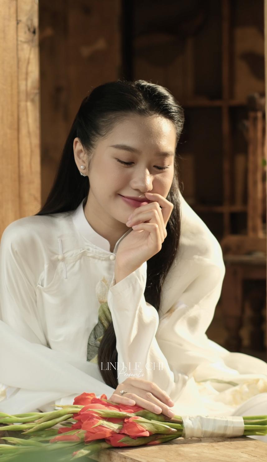 Ngắm trọn cảnh cưới nét căng của Đoàn Văn Hậu và Doãn Hải My, visual cô dâu chú rể sáng bừng-2