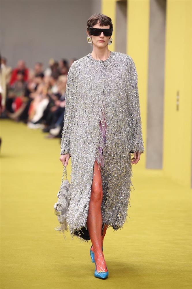 Hướng dẫn mix đồ với quần tất màu trong thời tiết lạnh-2