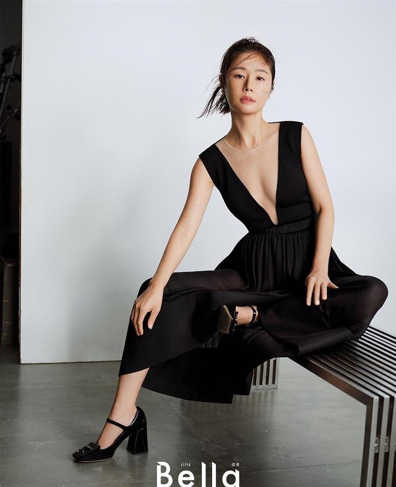 Lâm Tâm Như hiếm hoi mặc váy hở bạo-3