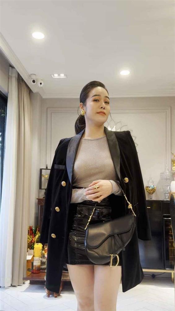 Nhật Kim Anh mắc lỗi thời trang với áo xuyên thấu, thay đổi điều này là 10 điểm hoàn hảo-1