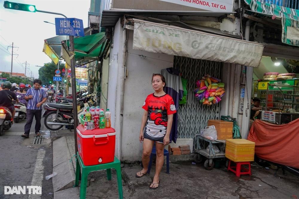 Hàng nước im lặng nuôi sống gia đình không nói, không nghe-1