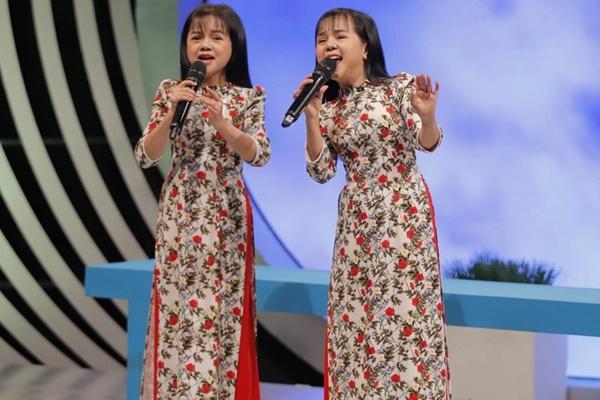 Ông chú tí hon 47 tuổi cao vỏn vẹn 1m cưới được vợ đẹp kém 26 tuổi nhờ liều: Mới đón con đầu lòng sau gần 1 năm đám cưới-3