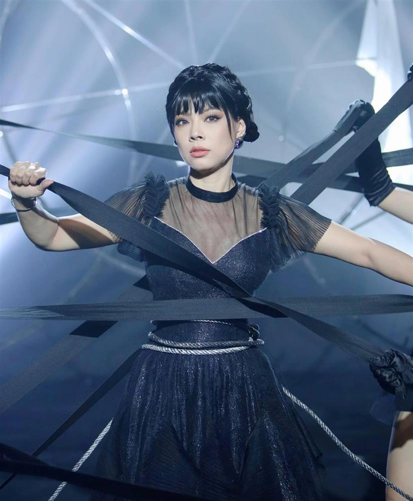 Búp bê Thanh Thảo gây tranh cãi khi hát lại bản hit của Văn Mai Hương-2