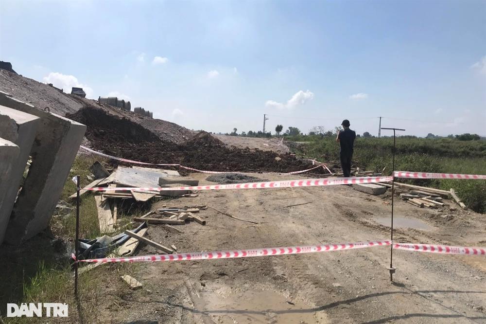 Vụ 2 công nhân tử vong trên cao tốc: Nhận định nguyên nhân ban đầu-1