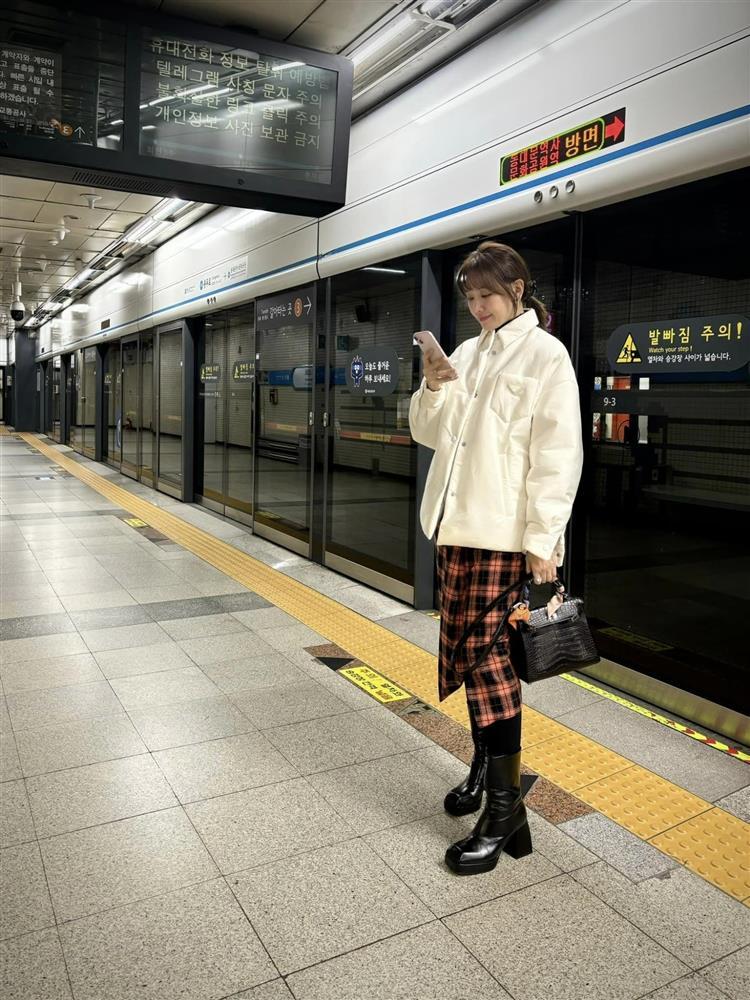 Trấn Thành bất ngờ bị Hari Won chất vấn trên mạng: Có cảm thấy có lỗi với anh sau khi xem hình không?-1