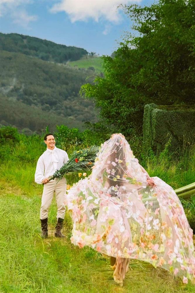 Kim Lý hé lộ ảnh cưới với Hồ Ngọc Hà, hôn lễ được trông chờ sắp đến?-1