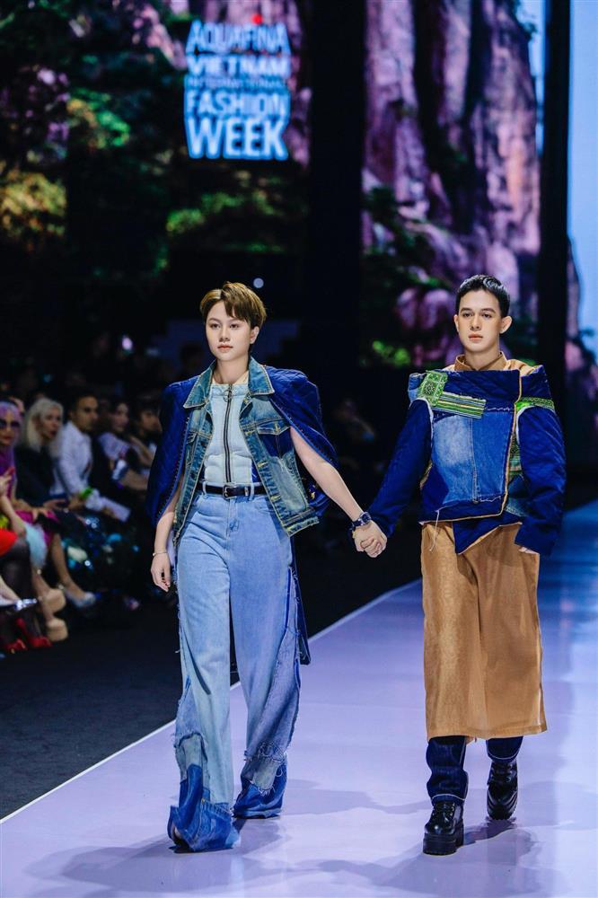 Quang Anh và Bảo Hân nắm tay tình tứ, Thanh Lam diễn xuất thần trên sàn catwalk-3