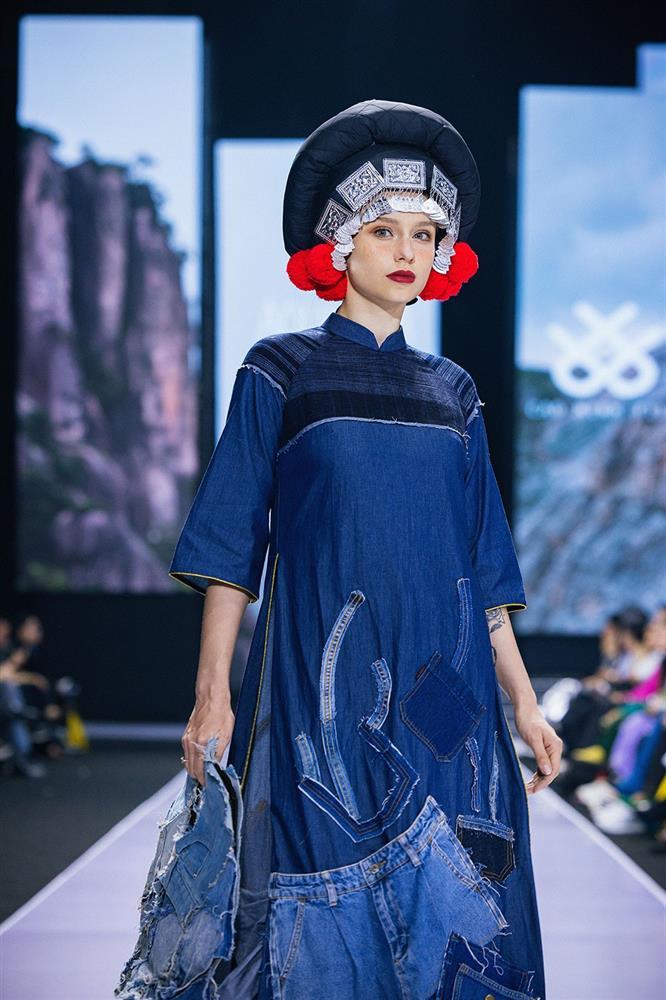 Quang Anh và Bảo Hân nắm tay tình tứ, Thanh Lam diễn xuất thần trên sàn catwalk-11