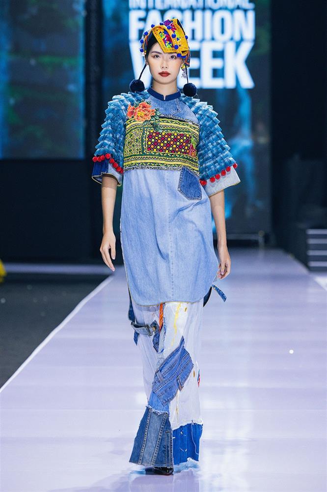 Quang Anh và Bảo Hân nắm tay tình tứ, Thanh Lam diễn xuất thần trên sàn catwalk-17