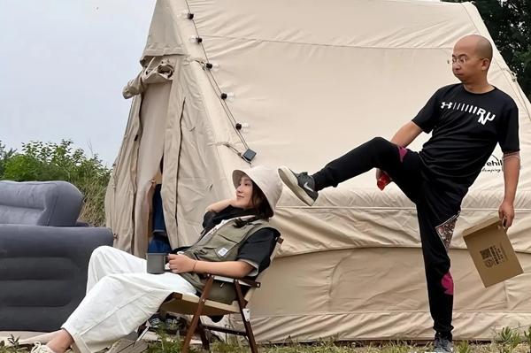 Nam diễn viên xấu nhất Trung Quốc sở hữu khối tài sản hàng trăm triệu NDT, cưới vợ đẹp kém 14 tuổi-8