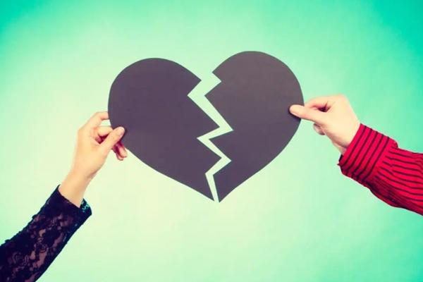 Vừa nhìn thấy bạn trai tôi, bố mẹ đã bắt chúng tôi chia tay-1