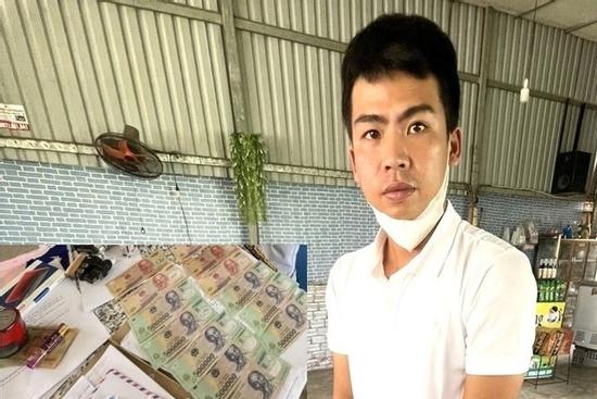 Bắt đối tượng cho phụ nữ vay lãi nặng, thế chấp bằng video khỏa thân