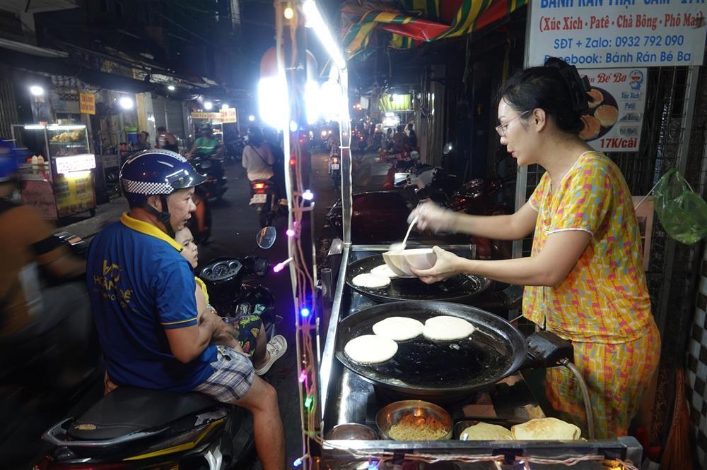 Ông bố 4 lần cạo đầu, ngỡ đánh con đến chết để ngăn 2 con trai chuyển giới-4