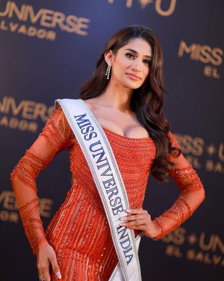 Bùi Quỳnh Hoa tự tin giao lưu bằng 3 thứ tiếng ở Miss Universe 2023-12