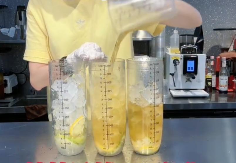 Trà chanh giã tay trở thành trend tại Trung Quốc và bắt đầu thu hút ở Việt Nam-2