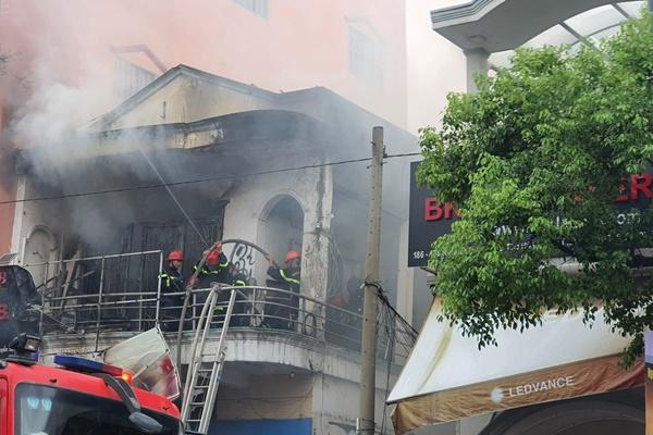 Cháy 3 căn nhà liền kề ở Buôn Ma Thuột-5