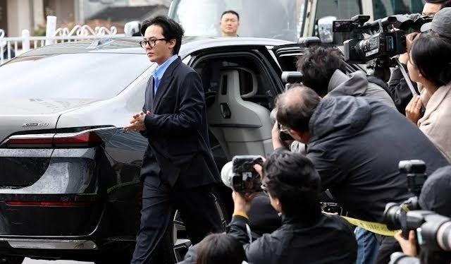 Xe sang chở G-Dragon đến trình diện cảnh sát cháy hàng-1