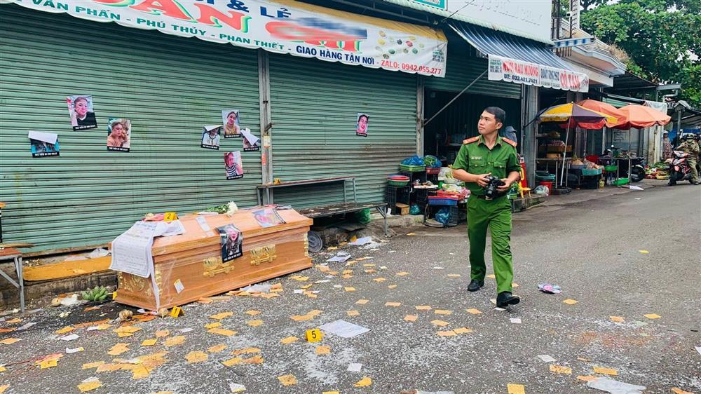 Đặt quan tài, rải vàng mã trước nhà chủ hụi để gây áp lực đòi nợ-1