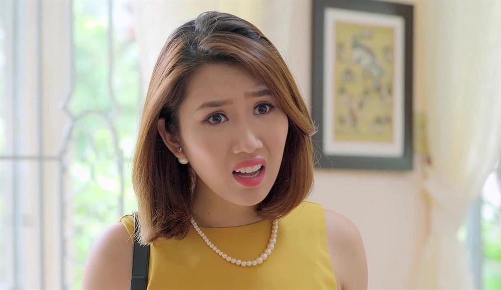 Thúy Ngân tuổi 32: Nhan sắc quyến rũ, vướng tin đồn yêu đàn em kém 6 tuổi-4