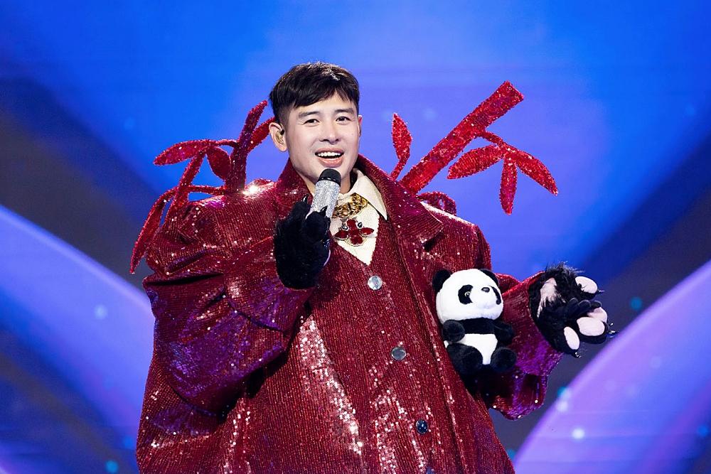 Ca Sĩ Mặt Nạ: Sau 1 thập kỷ ngủ đông, Bố Gấu lộ diện là thanh xuân của bao người-3