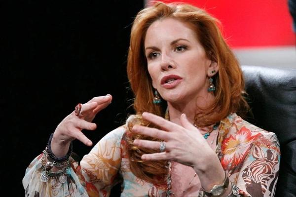 Nữ chính Ngôi Nhà Nhỏ Trên Thảo Nguyên buồn vì gương mặt đơ cứng-5