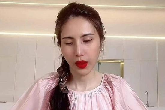 Bị mỉa mai vì bán hàng online, Thủy Tiên nói gì?