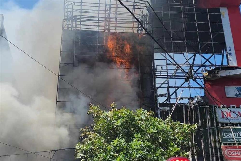 Cháy 3 căn nhà liền kề ở Buôn Ma Thuột-1