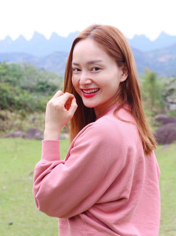 Sao Việt yêu không vội cưới: Lan Phương và chồng Tây không hào hứng một hôn lễ rườm rà-1